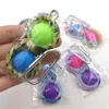 Fidget Toy Sleutelhanger Sleutelhanger Vingerspeelgoed Regenboogstijl Push Bubble Bordspel Zintuiglijk eenvoudig kuiltje Stressverlichter Gekleurde geschenkdoos