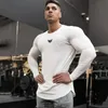 Vår långärmad T-shirt Män Solid Färg Mode Bomull O-Neck Toppar Plus Storlek Högkvalitativ Gym Bodybuilding Fitness T-shirt 210421