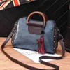 HBP Non-Simple Atmosphäre Q Nietentasche Persönlichkeit Mode Vielseitig One Shoulder Messenger Tragbare Frauen Freizeit Große Kapazität Versa E5T0