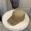 Moda Aksesuarları 3 Renkler Çizgili Erkek Tasarımcı Güneş Mektubu Dikiş Beyzbol Kapaklar Şapka Patchwork Topu Kap Snapbacks Kadın Moda Açık Rahat Spor Hiphop Şapka