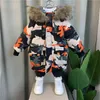 2 3 4 5 6 7 8 år Toddler Boys Camouflage päls hoodedrockar Vinter Disguise Jacket Barnkläder Ytterkläder Outfits 211203