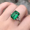 Anéis de Casamento Vintage Masculino Feminino Verde Cristal Jóias Delicadas Cor Prata Para Mulheres Homens Anel De Noivado Quadrado Zircão