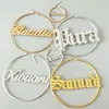 Benutzerdefinierte alte englische Namensohrringe aus Edelstahl, personalisierter Creolen-Damenschmuck, groß, Huggie3489065