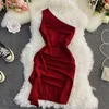 Sexig skev krage ärmlös bodycon klänning kvinnor elegant hög midja mantel mini vestidos kvinnlig 2021 vår sommar ny mode y0603