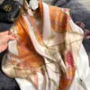 여성 100 % 자연 실크 스카이 스카프 Bufanda Headscarf 대형 두건의 순수한 목소리 여성용 echarpe 110x110cm 220106