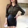 Chemises en satin Femmes Élégant Bureau Lady Chemise Vintage À Manches Longues Blouse Hong Kong Style Solide Mode Femmes Tops Blusa 11503 210528