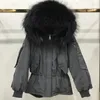 Grande parka à fourrure de raton laveur réelle manteaux entiers pour les vestes d'hiver des femmes veste à capuche chaude femelle blanche canard moyen moyen long loos9655483