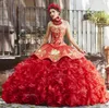 Charro Red Quinceaneraドレス刺繍ビーズフリルスカートレースアップコルセットスウィート16ウエディングガウンvestidos de xvaños