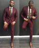 Classy Burgundy Wedding Mens Passar Slim Fit BrideGrum Tuxedos För Män Två Stycken Groomsmen Passar Formella Business Jackor med Slips