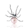 Pins, broches mode roze parel spider broche insect vrouwelijke sieraden corsage voor vrouwen pak revers pin cardigan trui pins gifts accessori