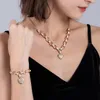 Hip hop cobre brilhante micro incrustado em forma de coração pingente colar e pulseira conjunto feminino corrente grossa moda charme jóias colar327o