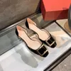 Designer klänning skor damer platta klackar squaretoe patent läder lägenheter sandaler metall spänne dekorera stilettos party bröllop uppsättning av mun sko ballett loafers 35-40