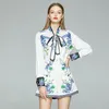 Modedesigner Blauer Blumendruck Zweiteiliges Damen-Langarmhemd mit Schleifenkragen + Shorts mit Taschen und weitem Bein 210416