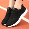 2021 vrouwen loopschoenen zwart wit gefokt roze mode womens trainers ademende sport sneakers maat 35-40 18