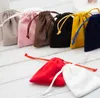 100 st 5x7cm Velvet DrawString Pouch Bag Jewelry Bag Julbröllop Presentväskor Black Red Pink Blue 8 Color GC173231N