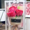 Dekorative Blumenkränze, hübsche Blumen-Geschenkbox, perfekte Geschenke, bunte Seife in Rosenform zum Valentinstag