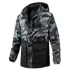 Herren Parka Mittellanger Mantel Graffiti Patchwork Camouflage Doppelseitige Abnutzungsjacke Hip-Hop Streetwear Winter Warmer Outdoor-Mantel Y1103