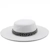 Chapeau Fedora à dessus plat en fausse laine à large bord avec rivets et perles, casquette de cowboy Trilby Panama noire et blanche