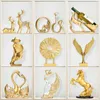 Luxuriöse goldene Figuren-Sets für Heimdekoration, Accessoires, Hochzeitsgeschenke, Kunstharz, Kunsthandwerk, Ornamente, TV-Schrank, Dekor, Skulptur 210607