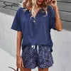 Casual Solid Sommer Hosen Frauen V-Ausschnitt Botton Pocket Streetwear Shorts Anzug High Street Frühling T-Shirt Weibliche Sets 210414