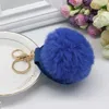 Pu Round Cosmetic Key Ring Fashion Folding Mirror Keychain Faux Fur Puff Ball Keyfobs Hållare Fluffy Pompom Keyring Gifts