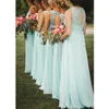 Nya Eleganta Lång Lace Bridesmaid Klänningar Chiffon Illusion A-Line Maid of Honor Bridesmaids Klänningar Anpassad Gör grön blå