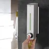duschseife und shampoo-dispenser