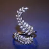 Huitan New Ankomst Fashion Leaf öppningsring för kvinnor Bröllopsfest Delikat Finger Ring Cubic Zirconia Justerbara Ring Smycken