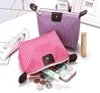 Sac de maquillage rayé pliable de grande capacité de mode unisexe organisateur cosmétique portable couleur bonbon sacs de sport de voyage imperméables 2024