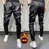 Winter Thick Warm PU Leather Pants Men Clothing Simple Big Pocket Windproof Casual Motorcycle Trousers Black Plus Size 220122