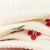 秋の冬のプレッピースタイルの甘いニットセーター女性Oネック厚いチェリー刺繍フルスリーブプルオーバーCrriflz 210520