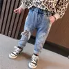 Jeans för flickor leopard småbarn jeans hål jeans för barn flickor avslappnad stil flickor kläder 210412