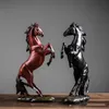 Vilead Harz Pferd Statue Morden Art Animal Figuren Büro Dekoration Zubehör Skulptur Jahr Geschenke 210804