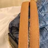 Borsa a tracolla a catena Borsa a tracolla da donna Borsa a tracolla Hasp Denim Blue Gold Hardware Portafoglio a frizione con patta di alta qualità