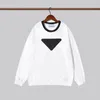 Designer hoodies voor mannen mode streetwear sweatshirts met driehoekige badge heren dames losse effen kleur lange mouwen tops herfst winterkleding