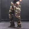 Homens Camuflagem Baggy Carga Calças Masculinas Exército Militar Militar Tactical Comprimento Completo Casual Calças Longo Loose Reta Pant Plus Size 44 211119