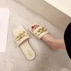 Hausschuhe Produkt Sommer Goldkette Flache Pantoletten Sandalen Slides Slip-On für Outdoor Square Toe Damenschuhe Designer 2021