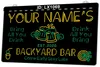 LX1069 „Your Names Backyard Bar Come Early Stay Late“-Lichtschild mit zweifarbiger 3D-Gravur