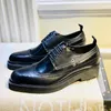 Gęste czarne buty rzeźbione obcasowe obcasy skórzane męskie buty biznesowe Men Derby Flats 20649