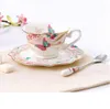 ロマンチックなヨーロッパのコーヒーソーサーセットクリエイティブセラミックカップアドバンストバレンタインフラワーティー茶碗ギフト磁器飲料用品