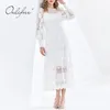 Sommer-Frauen-reizvolle weiße Spitze-Maxihülse aushöhlen häkeln durchsichtiges langes elegantes Partykleid 210415