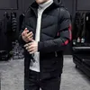 Män 2021 Vinter Ny Vindskyddad Varm Tjock Parkas Mode Hooded Coat Män Höst Outwear Classic Casual Parkas Jackor Y1103