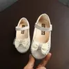 Blanc Pour Enfants Robe De Mariée Bowknot Bowtie Doux Cristal Enfants Appartements En Cuir Tout-Petits Filles Chaussures 2231 220705