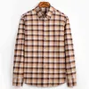 メンズカジュアルブラシのチェッカーフランネルシャツ長袖標準フィット快適な柔らかい濃い暖かいボタンダウンシャツ210506
