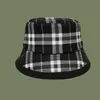 21ss British Style Classic Grid Pattern Wide Brim Bucket Hats Designer Fashion Charm Donna Primavera Autunno Casual Travel Parasole S270j