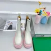 مصممة نساء أحذية إطار أصلي جلدية منخفضة منخفضة أعلى الحذاء حلوى اللون الكاحل Haif Cowskin Chelsea Zipper Shoes Winter Mastered Martin Bootes