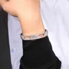 Nya män Personliga Beställda Brev Diamant Armband Kvinnor Namn Graverat Hip Hop Armband Anpassad Bangle Anpassad Armband