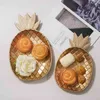 Nordic Dekorativ Guld Pineapple Leaf Shape Servering Bricka Smycken Pall Frukt Snack Skål Table Dekoration Storage Arrangör