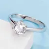 Wit Vergulde Zilveren Kleur 1CT 6.5mm Klassieke Zes Prong Inlay Moissanites Ring Gift voor vriendin M03A