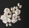 Keramik-Blumen-Ohrringe für Frauen und Mädchen, Hochzeit, Braut, Creolen, Charm-Ohrring-Set, Huggie-Perlen, Perlen, koreanischer Schmuck, modisch, elegant, Ohrschmuck, Zubehör, Gold